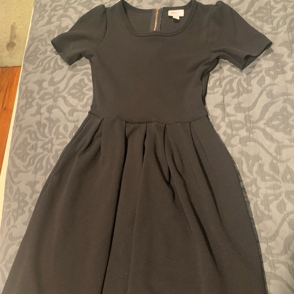 Solid black Amelia